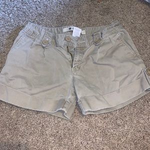 GAP khaki shorts